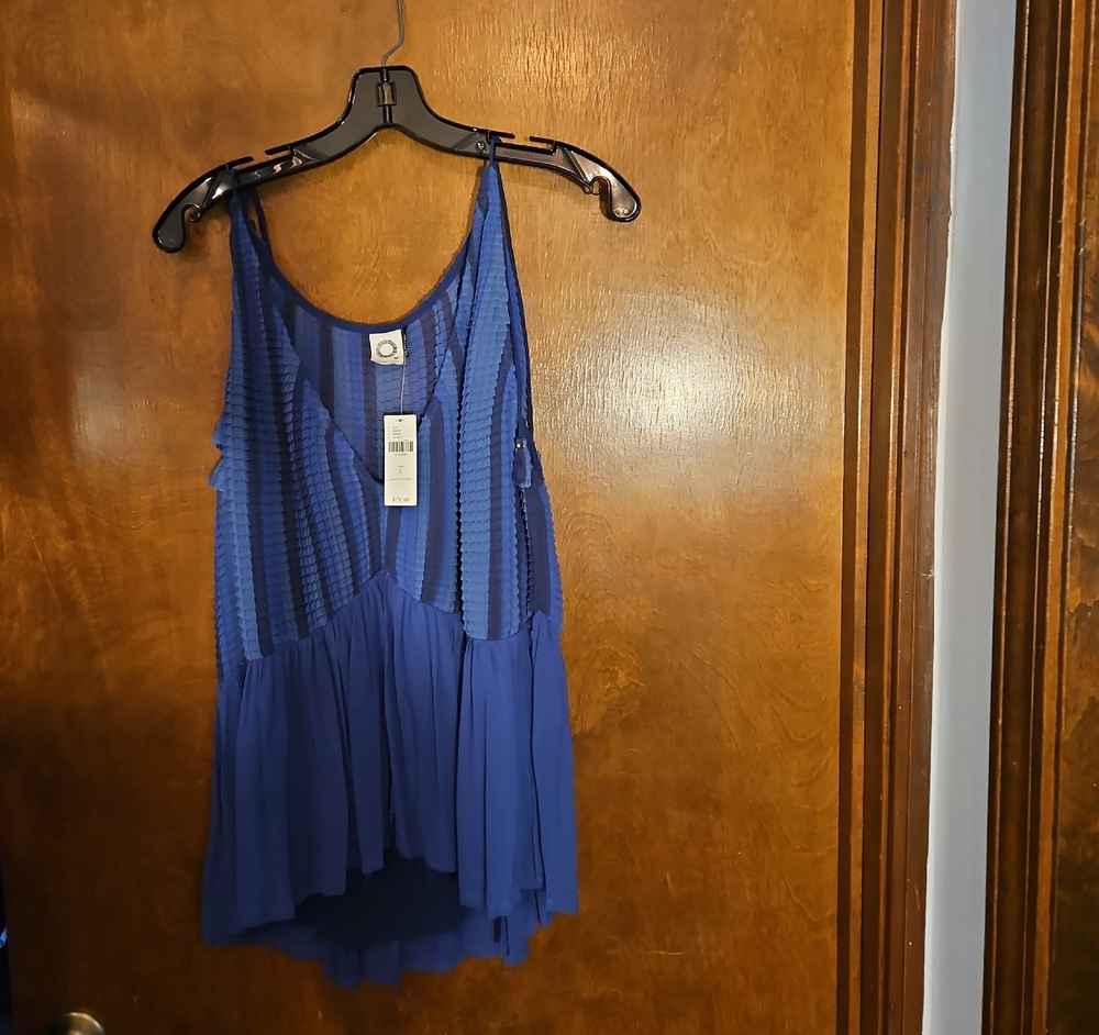 AKEMI + KIN Elegant and Flowy Blue Women's Blouse NWT Sz L